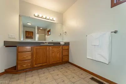 8200 Sheltered Cove, Mentor, OH 44060 - Photo 32
