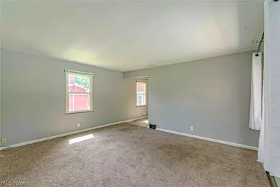 188 Saratoga Avenue NW, Canton, OH 44708 - Photo 6