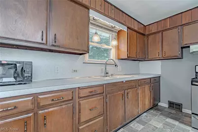 188 Saratoga Avenue NW, Canton, OH 44708 - Photo 12