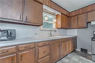 188 Saratoga Ave NW, Canton, OH 44708 - Photo 12