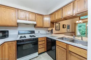 1900 Lillian Rd, Stow, OH 44224 - Photo 10