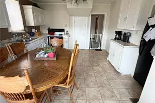 426 W 4th St, Uhrichsville, OH 44683 - Photo 4