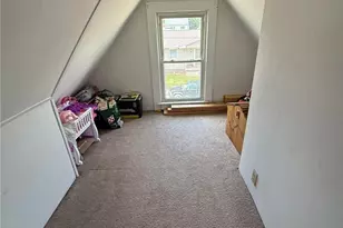 426 W 4th St, Uhrichsville, OH 44683 - Photo 10