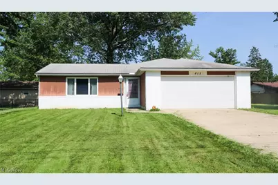 815 W Shore Blvd, Sheffield Lake, OH 44054 - Photo 1
