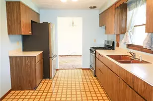 815 W Shore Blvd, Sheffield Lake, OH 44054 - Photo 6