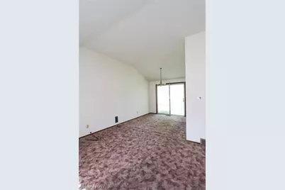 815 W Shore Blvd, Sheffield Lake, OH 44054 - Photo 4