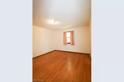 815 W Shore Blvd, Sheffield Lake, OH 44054 - Photo 16