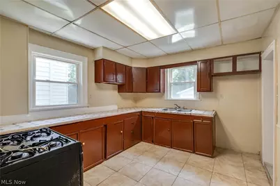 926 Work Drive, Akron, OH 44320 - Photo 8