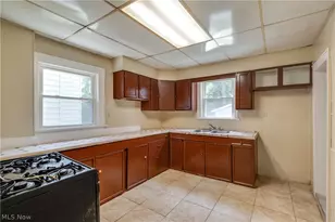 926 Work Dr, Akron, OH 44320 - Photo 8