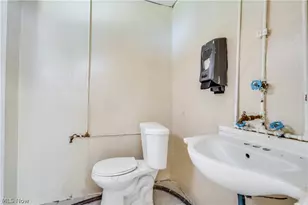 926 Work Dr, Akron, OH 44320 - Photo 20