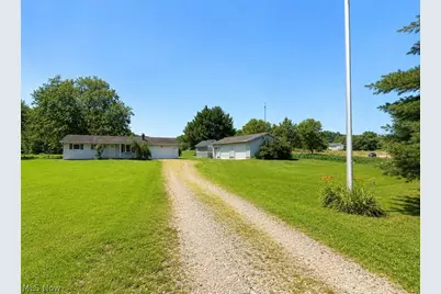 9754 Stonecreek Road, Newcomerstown, OH 43832 - Photo 2
