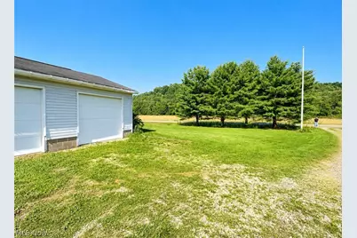 9754 Stonecreek Road, Newcomerstown, OH 43832 - Photo 36