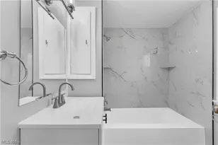 30021 Robert St, Wickliffe, OH 44092 - Photo 14