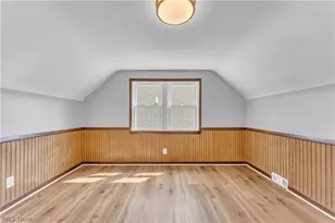 30021 Robert St, Wickliffe, OH 44092 - Photo 18