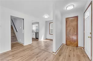 30021 Robert St, Wickliffe, OH 44092 - Photo 4