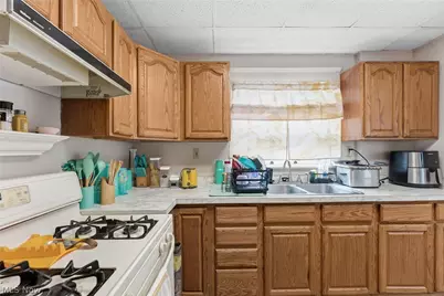 2240 12th Street SW, Akron, OH 44314 - Photo 14