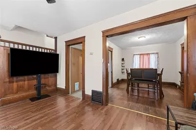 2240 12th Street SW, Akron, OH 44314 - Photo 10