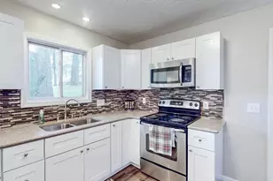 2045 Howard St NE, Hartville, OH 44632 - Photo 10