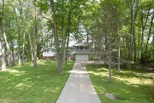 2045 Howard St NE, Hartville, OH 44632 - Photo 2