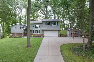 2045 Howard St NE, Hartville, OH 44632 - Photo 4