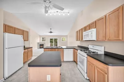 1024 Saint Michaels Way, Madison, OH 44057 - Photo 2