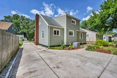 375 Olive Street, Elyria, OH 44035 - Photo 6