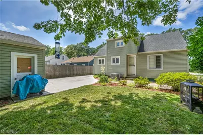 375 Olive Street, Elyria, OH 44035 - Photo 8
