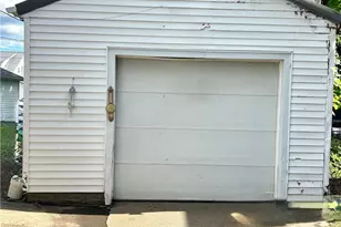 757 Elm St, Coshocton, OH 43812 - Photo 4