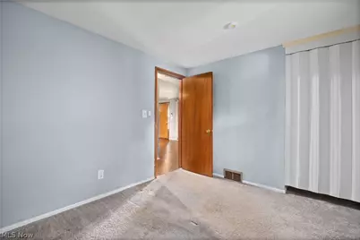 2886 Grant Street, Lorain, OH 44052 - Photo 10