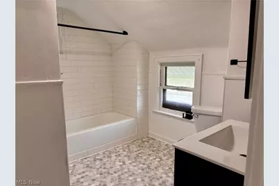 689 Brown Street, Akron, OH 44311 - Photo 10