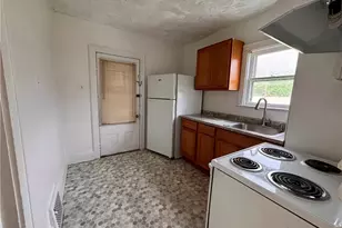 689 Brown St, Akron, OH 44311 - Photo 4