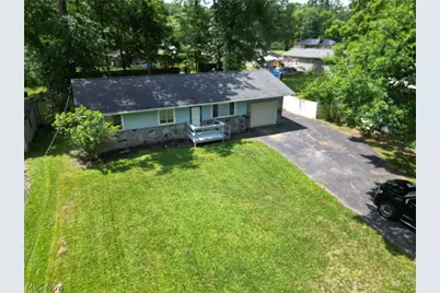18015 Hillcrest Drive, Lake Milton, OH 44429 - Photo 2