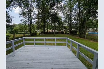 18015 Hillcrest Drive, Lake Milton, OH 44429 - Photo 10
