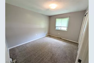 18015 Hillcrest Drive, Lake Milton, OH 44429 - Photo 26