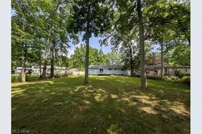 18015 Hillcrest Drive, Lake Milton, OH 44429 - Photo 12