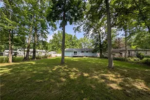 18015 Hillcrest Dr, Lake Milton, OH 44429 - Photo 12