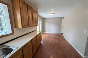 18015 Hillcrest Dr, Lake Milton, OH 44429 - Photo 16