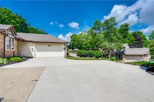 4890 Belden Park Dr NW, North Canton, OH 44720 - Photo 4