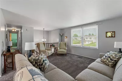 4506 Honeysuckle Drive, Green, OH 44720 - Photo 6