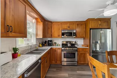 4506 Honeysuckle Drive, Green, OH 44720 - Photo 10