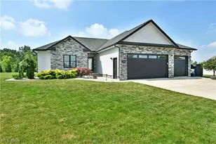 4885 Tree Line Trail, New Middletown, OH 44442 - Photo 2