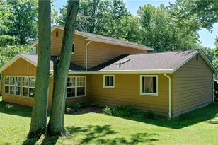 853 Alameda Ave, Sheffield Lake, OH 44054 - Photo 4