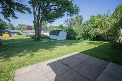 3937 S Schenley Avenue, Youngstown, OH 44511 - Photo 2