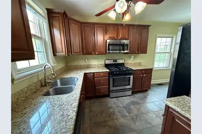 16713 Lomond Boulevard, Huber Heights, OH 44120 - Photo 10