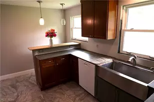 164 Sipple Ave, Amherst, OH 44001 - Photo 6