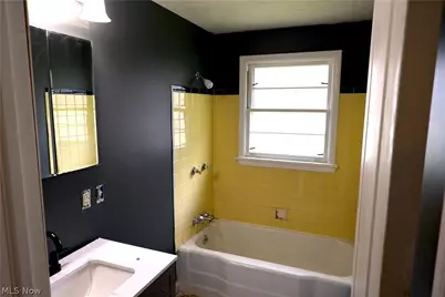 164 Sipple Avenue, Amherst, OH 44001 - Photo 8