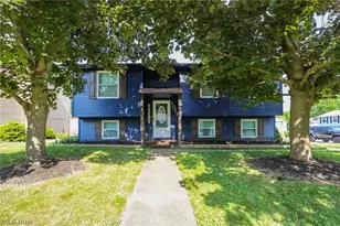 1073 Sunnywood Ln, Ravenna, OH 44266 - Photo 2