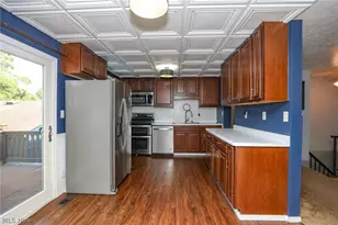 1073 Sunnywood Ln, Ravenna, OH 44266 - Photo 6
