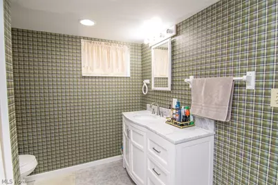 114 Chestnut Street, Bethesda, OH 43719 - Photo 22
