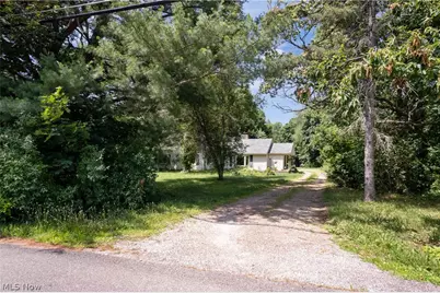 1219 Midland Avenue, New Franklin, OH 44203 - Photo 2